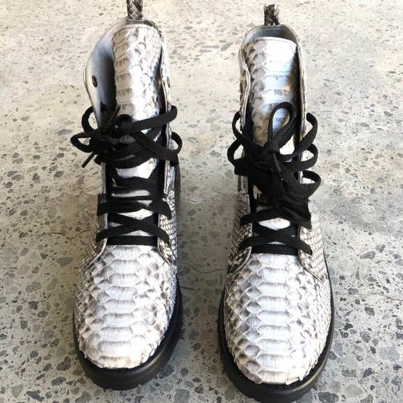 Unisex Python Boots - Picture 3 of 8